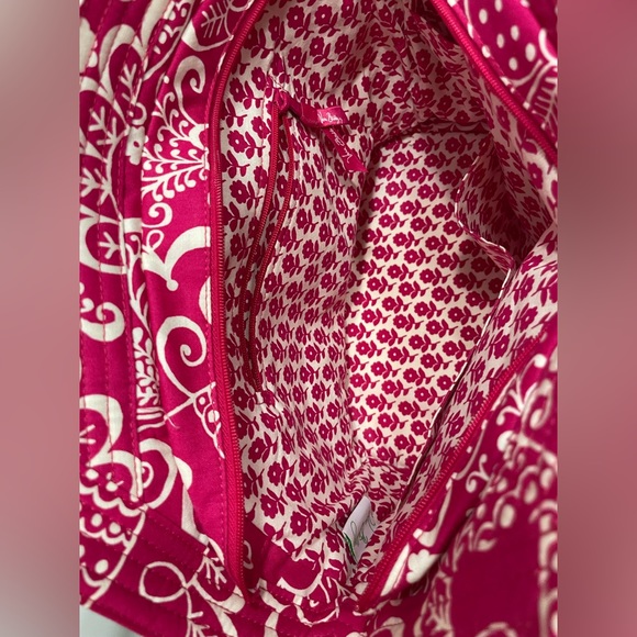 Vera Bradley | Twirly Birds Tote Large 16”x12” Full Top Zipper Closure - Picture 8 of 13